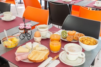 hotel the originals bernay acropole