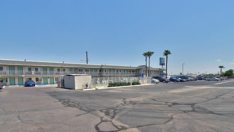 motel 6 phoenix az airport 24th street