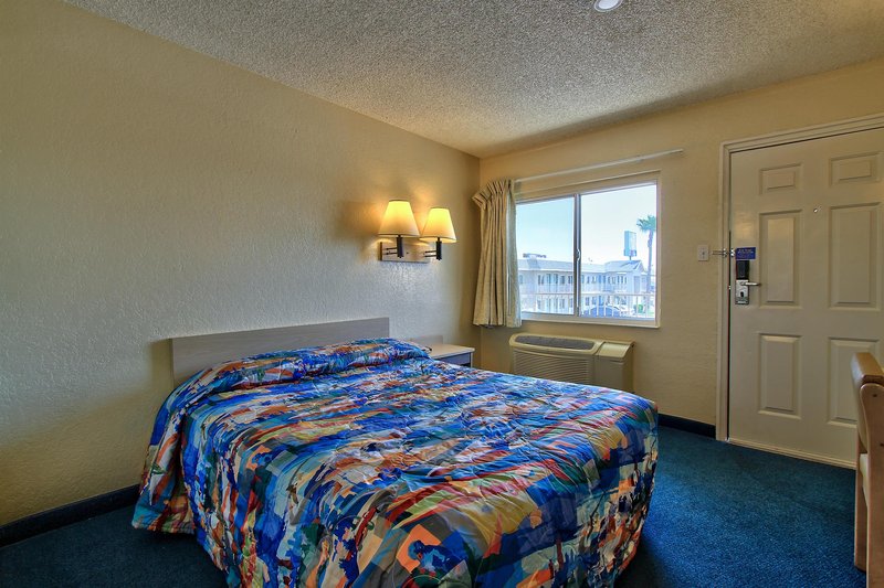 motel 6 phoenix az airport 24th street