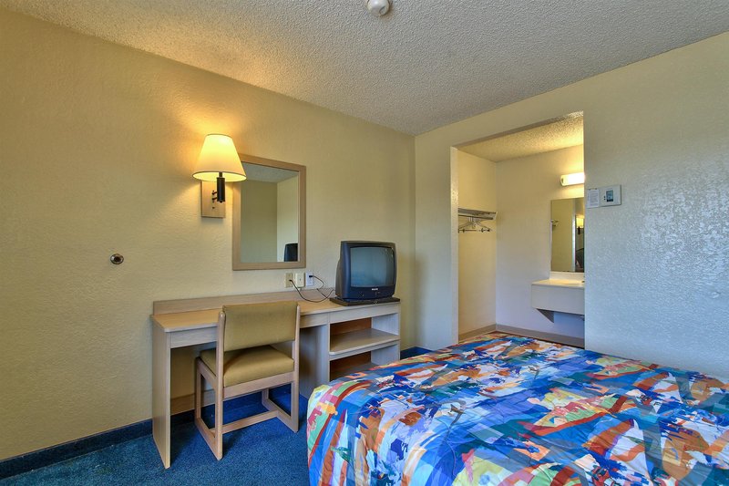 motel 6 phoenix az airport 24th street