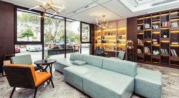 atour hotel pudong airport