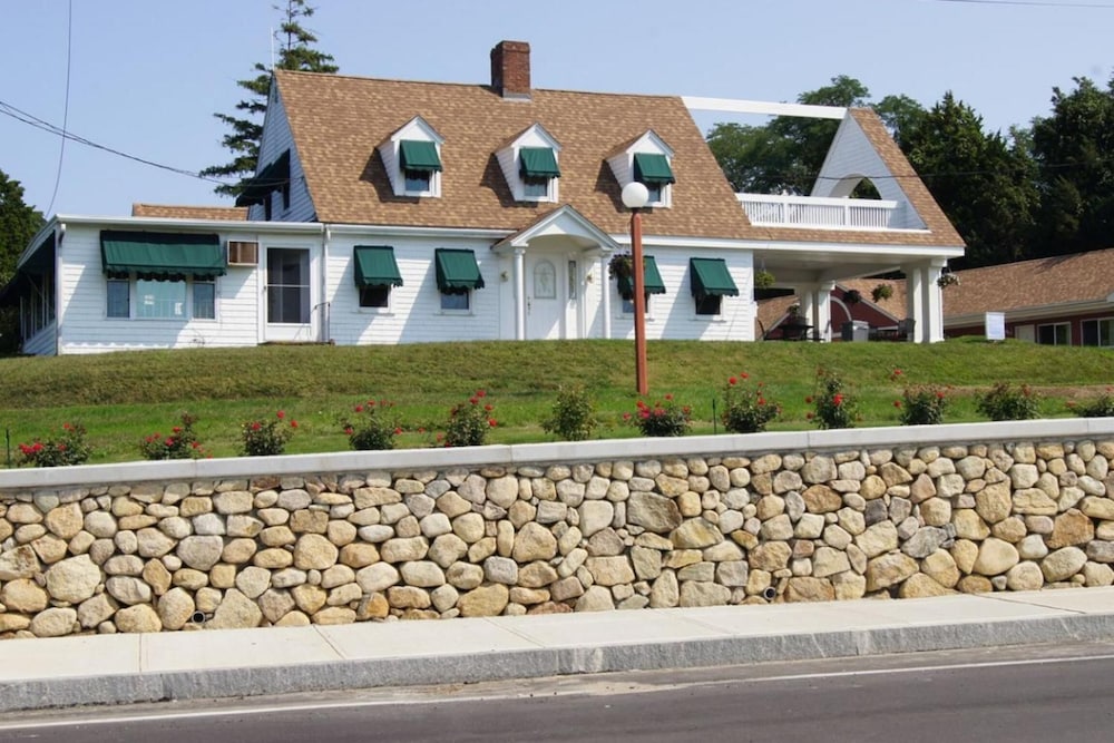 blue spruce motel and townhouses