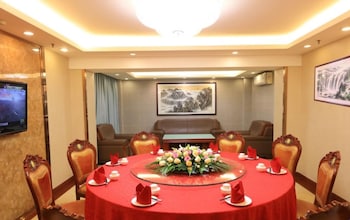 five rams city hotel