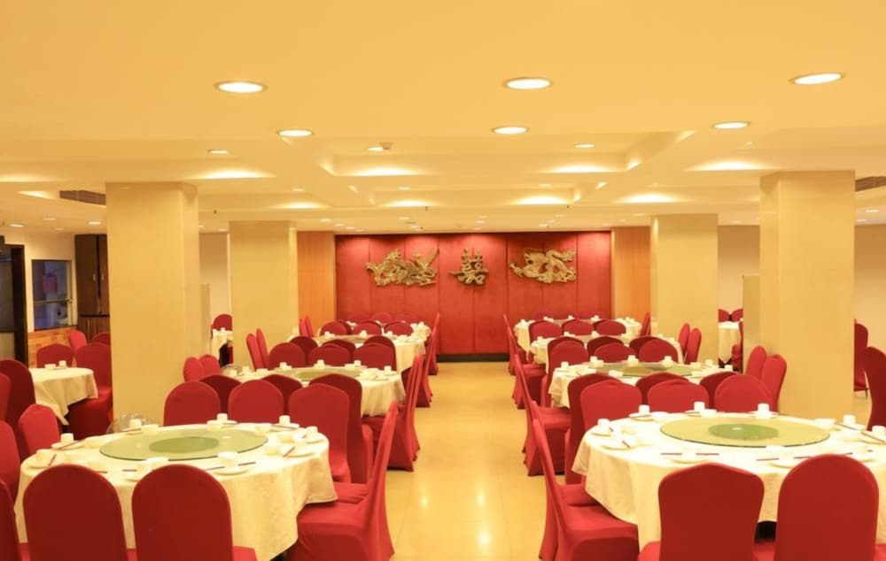 five rams city hotel