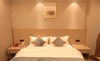 five rams city hotel
