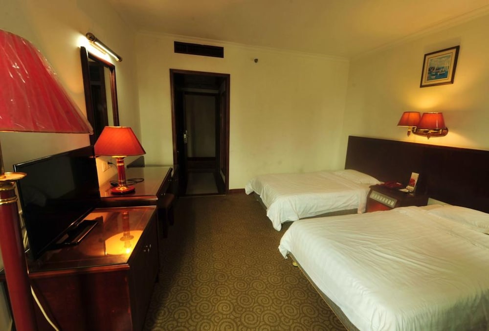 five rams city hotel