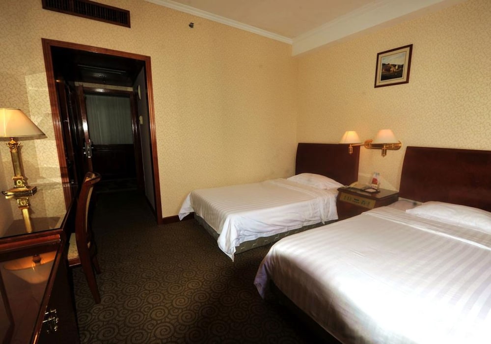 five rams city hotel