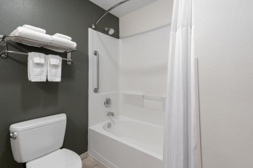 spark by hilton savannah south i 95