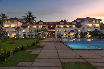 estuary sarovar premiere poovar island