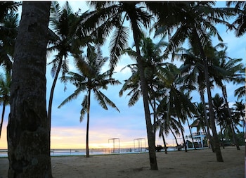 estuary sarovar premiere poovar island