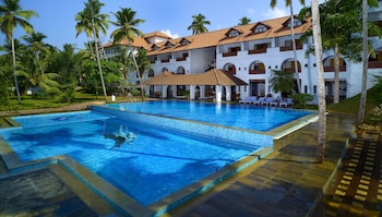 estuary sarovar premiere poovar island