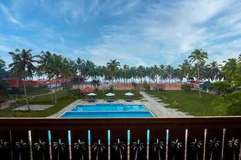 estuary sarovar premiere poovar island