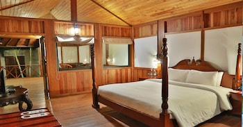 estuary sarovar premiere poovar island