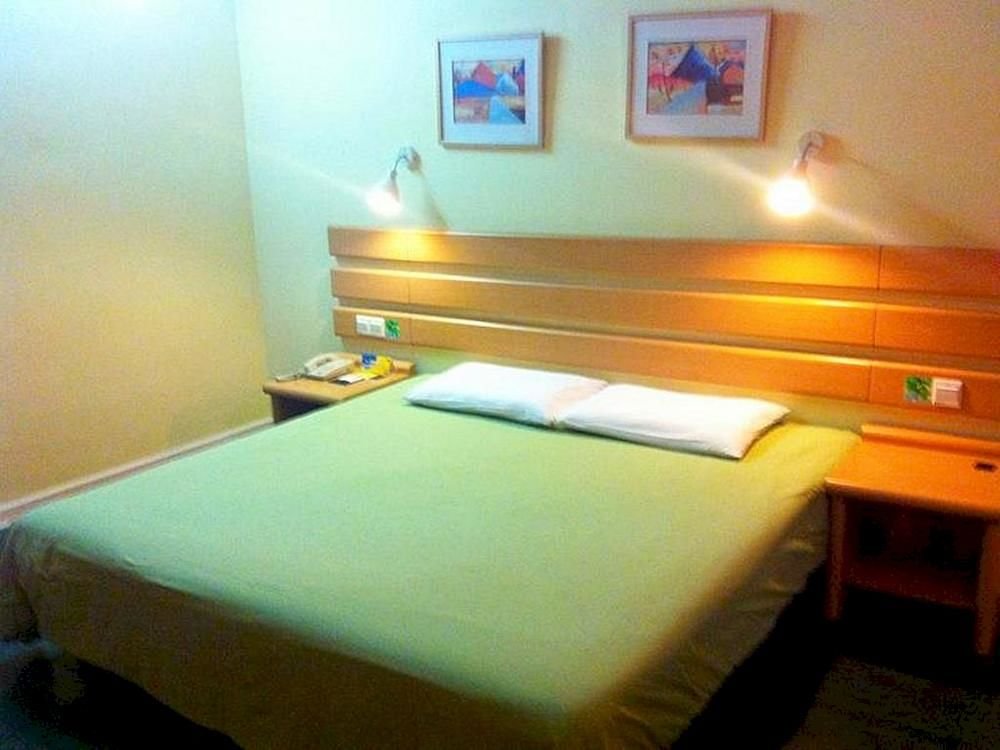 Home Inn Wuai Road,,2 star