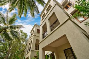 The Mediterranean Port Douglas,9 Port Douglas Rd,4 star