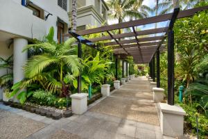 The Mediterranean Port Douglas,9 Port Douglas Rd,4 star