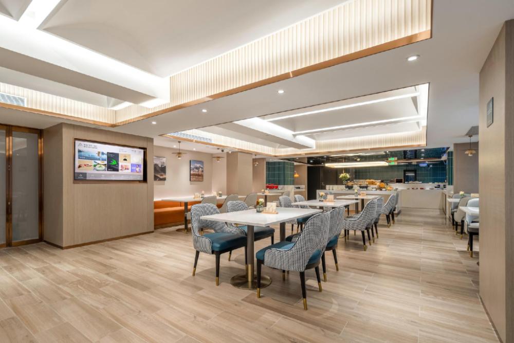 atour hotel nanchang bayi square provincial tv station