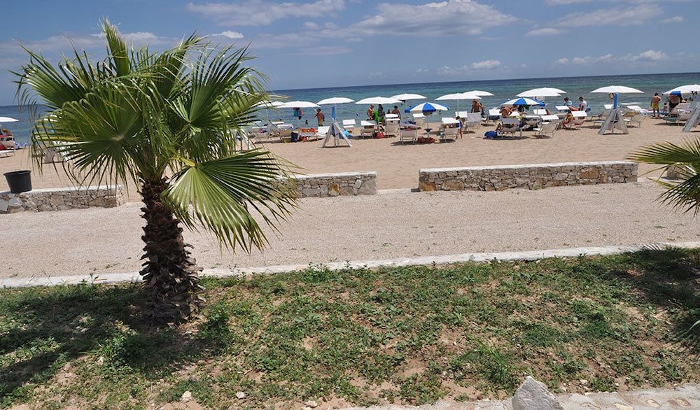 racar hotel and resort