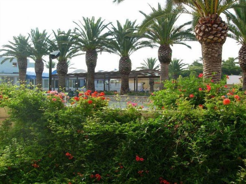 racar hotel and resort