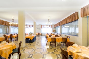 racar hotel and resort