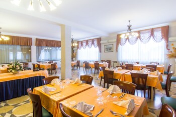 racar hotel and resort