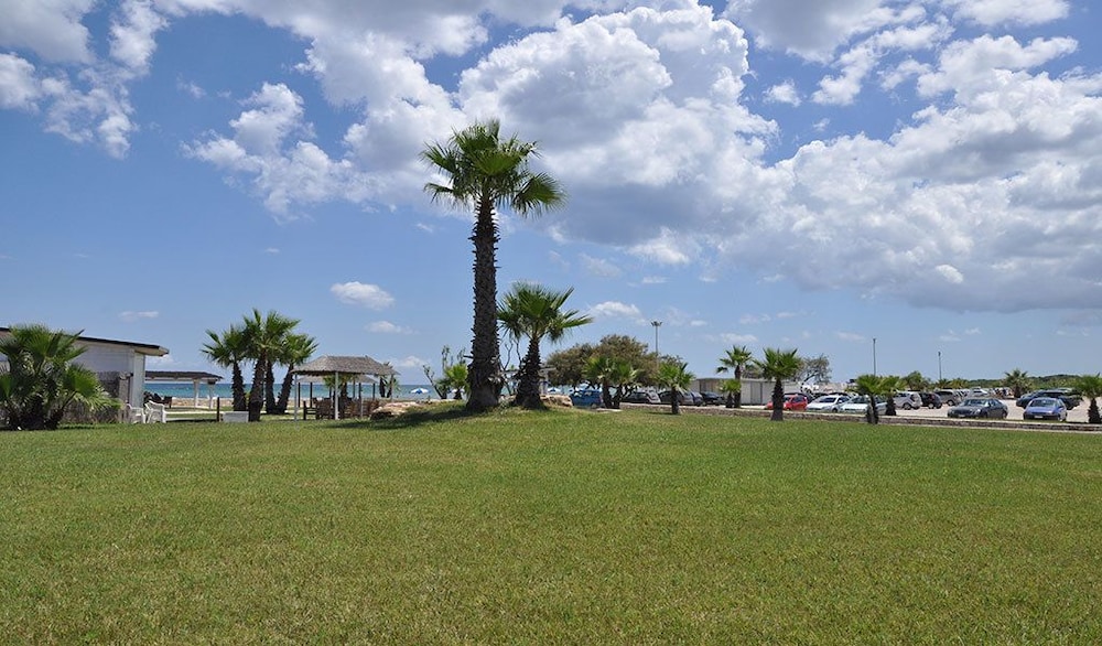racar hotel and resort