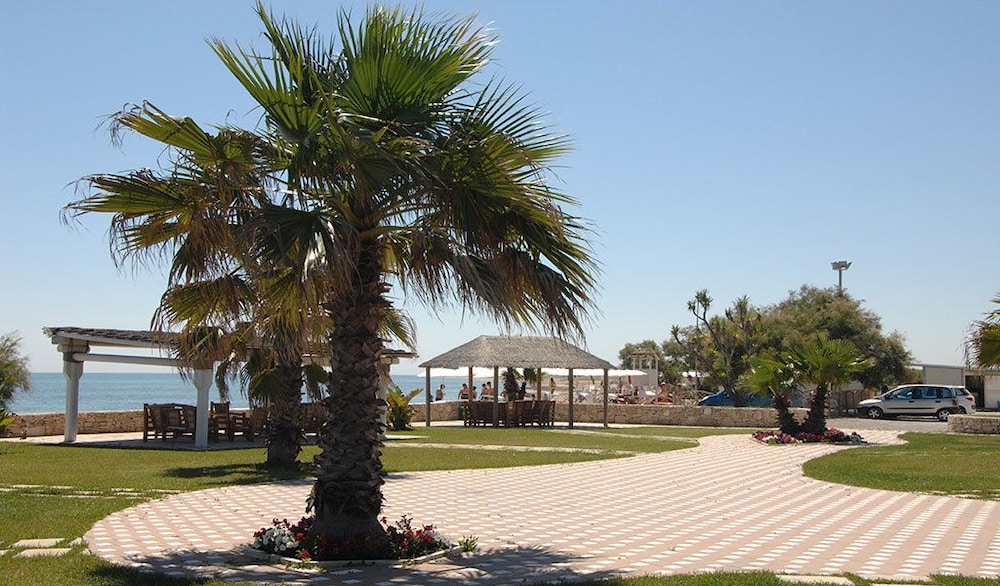 racar hotel and resort