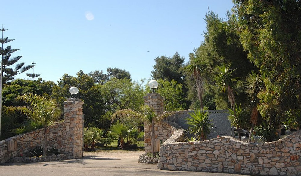 racar hotel and resort
