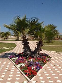 racar hotel and resort