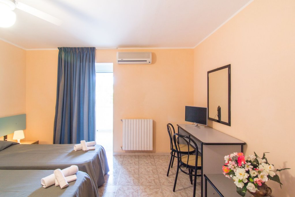 racar hotel and resort