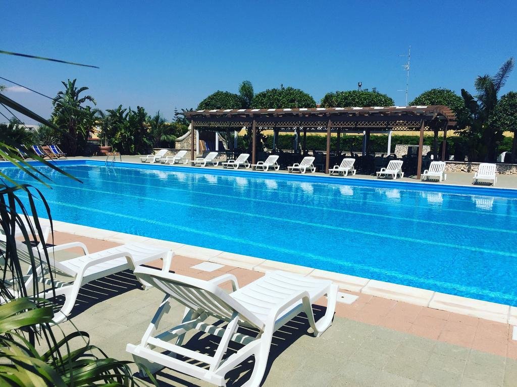 racar hotel and resort