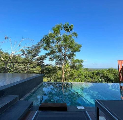 sky view luxury pool villa