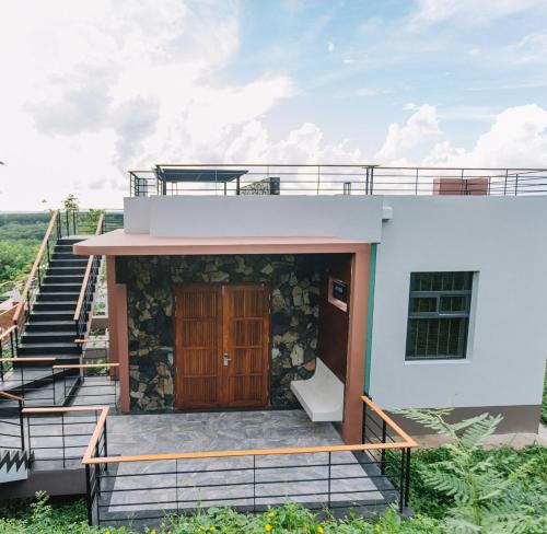 sky view luxury pool villa