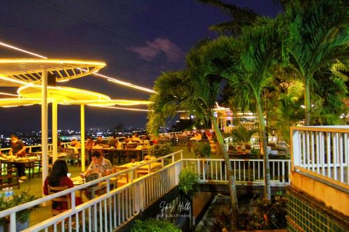 sky view luxury pool villa