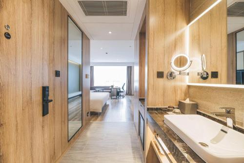 atour hotel nanjing xianlin avenue jinma road