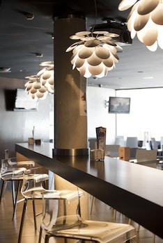 hotel tach madrid airport