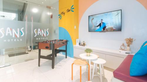 sans hotel at one jd place makati by reddoorz