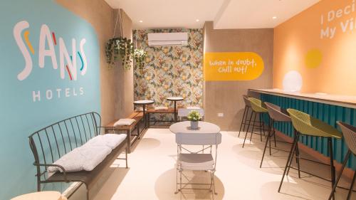 sans hotel at one jd place makati by reddoorz
