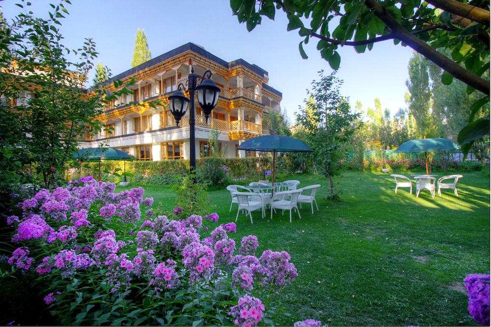 hotel caravan centre