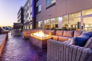 holiday inn express and suites benson