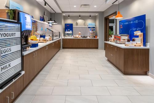 holiday inn express and suites benson