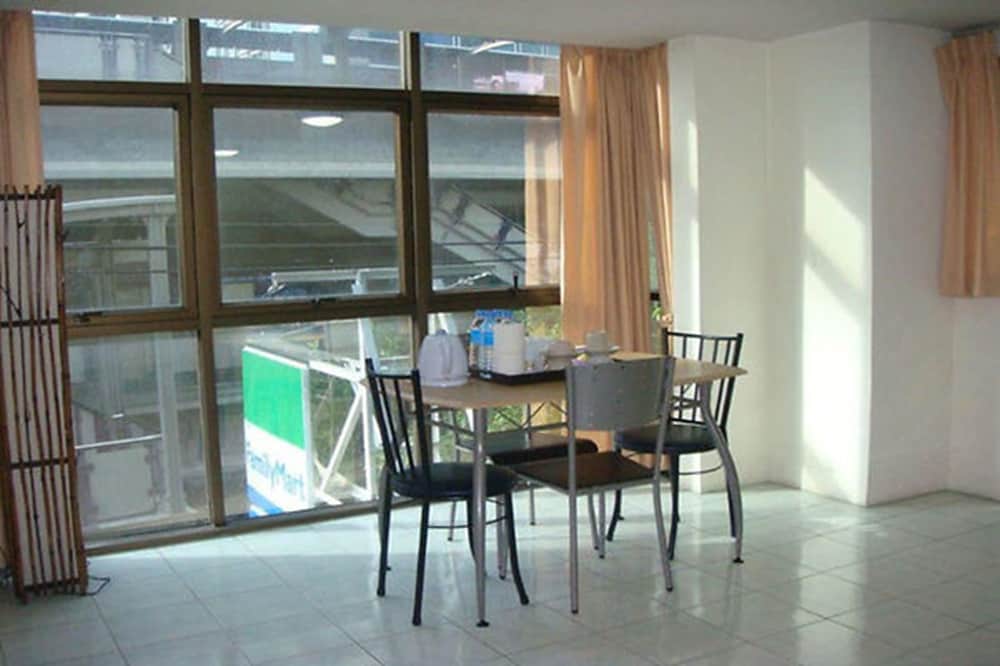 king royal garden inn