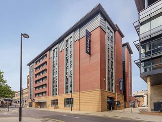 travelodge sheffield central