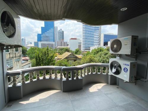 Boss Mansion,,3 star