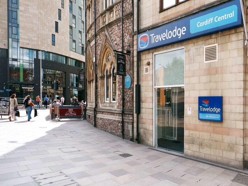 travelodge cardiff central