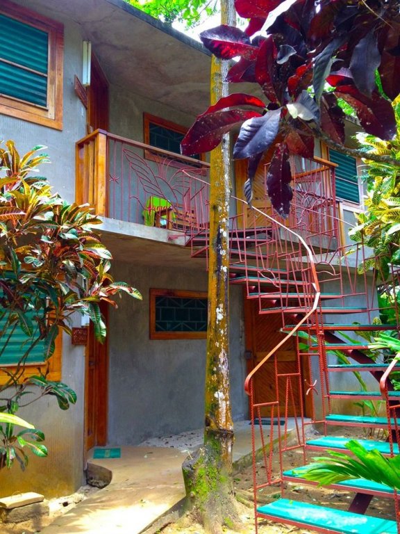 whistling bird resort