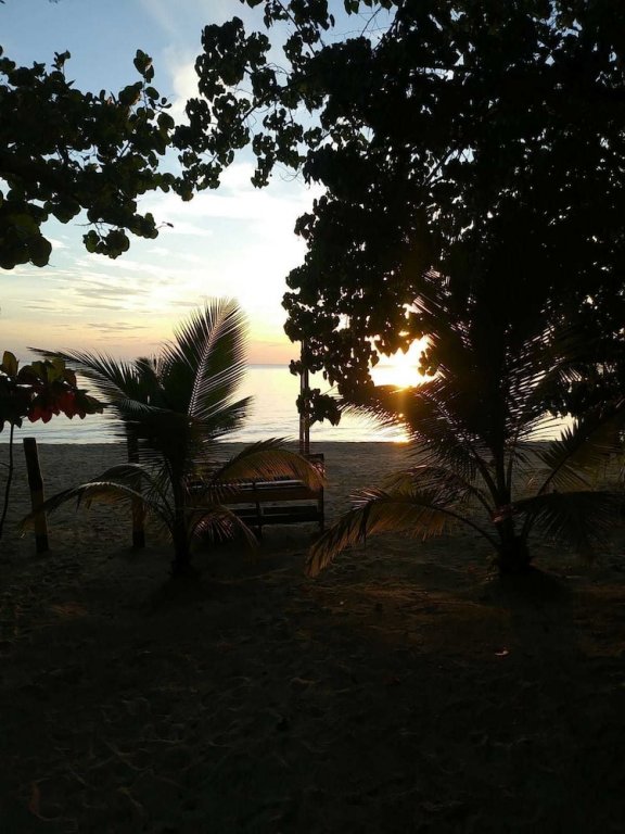 whistling bird resort