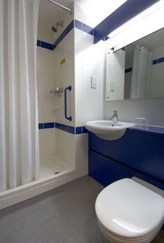 travelodge exeter m5