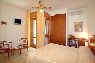 Hotel San Pietro,Letojanni>>Catania,3 star