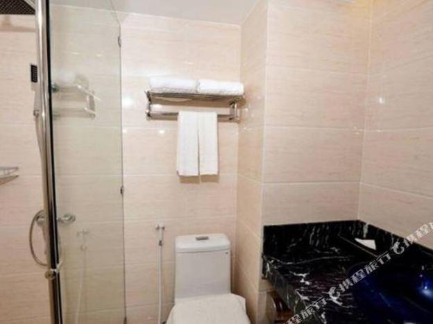 palette the travellers hotel bangkok